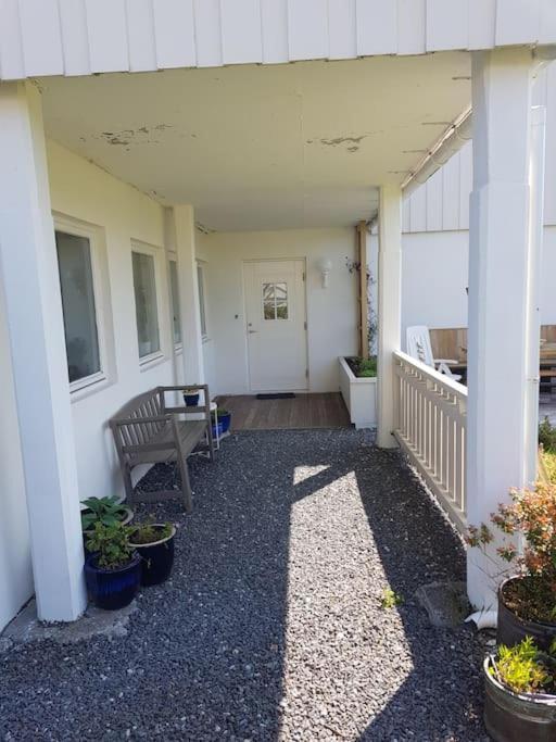 Leilighet I Enebolig Pa Valderoya Ved Alesund Ytterland Exterior foto