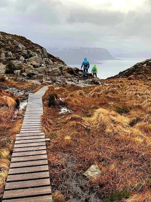 Leilighet I Enebolig Pa Valderoya Ved Alesund Ytterland Exterior foto